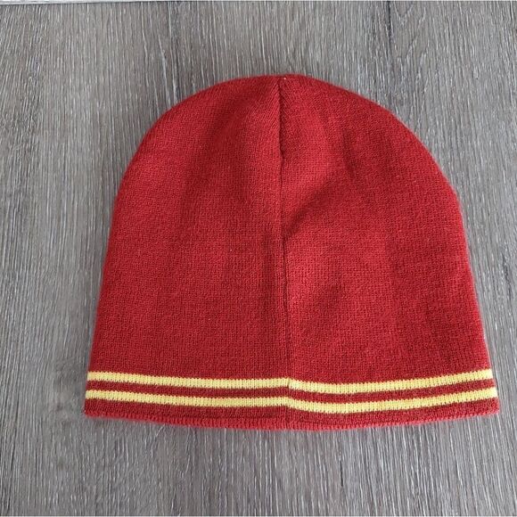 Harry Potter Gryffindor Winter Beanie Hat - Picture 2 of 4
